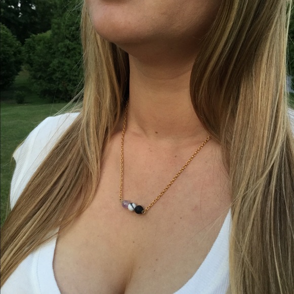 🎉HP🎉Lava Diffuser Rock Necklace w/ Jade Crystal - Picture 4 of 5